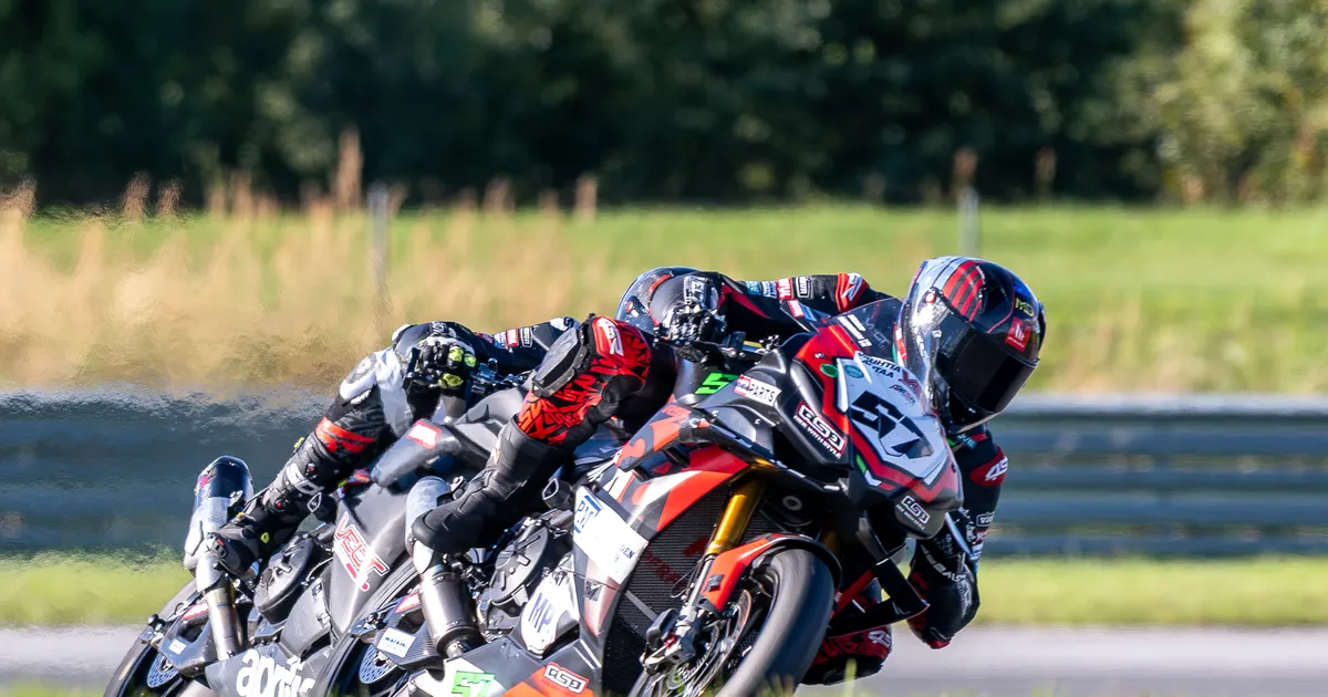 Kenny Koskinen võitis Pärnus Superbike’ide sõidu, Eemeli Lahti kaitses Eesti meistritiitlit