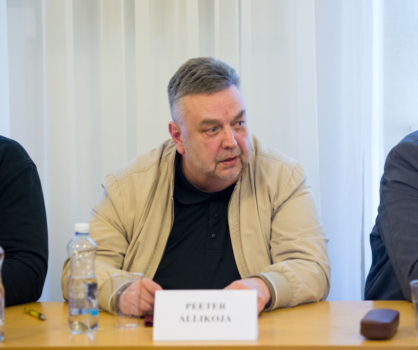 Seni osales Peeter Allikoja Viljandi juhtimises volikogu liikmena.