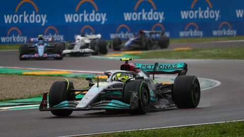 Lewis Hamilton kaotas ringiga, mis on Mercedese vormelitega lahti?