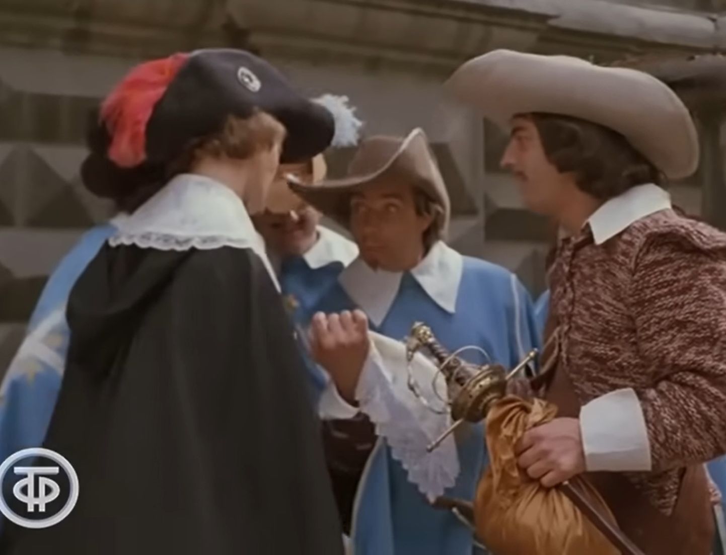 Кадр из фильма «Д'Артаньян и три мушкетера». Кустов исполнил роль одного из мушкетеров (на скриншоте он посередине).