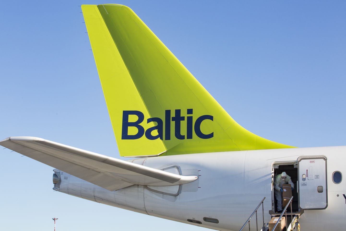 Latvijas aviokompānijas "airBaltic" lidmašīna. Ilustratīvs foto.