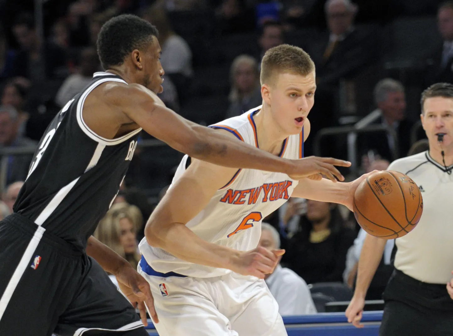 Kristaps Porzingis (palliga).