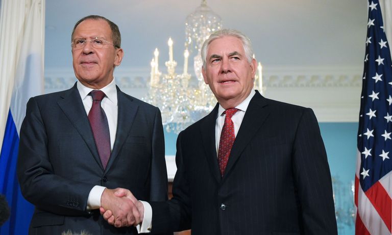 Venemaa väliseminister Sergei Lavrov (vasakul) ja USA välisminister Rex Tillerson.