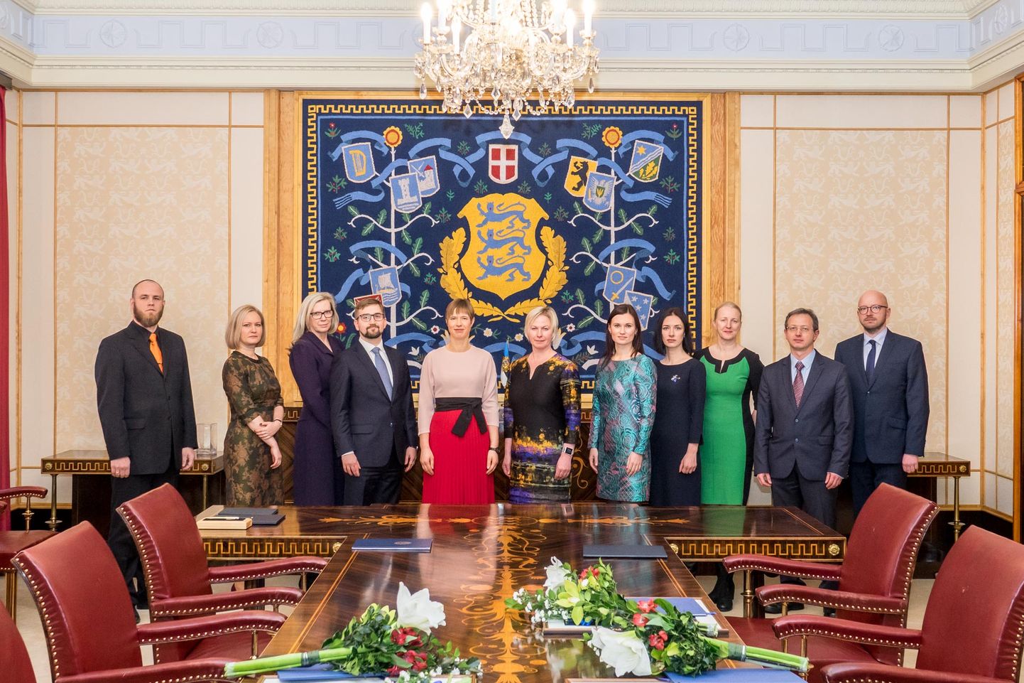 President Kersti Kaljulaid koos täna ametisse nimetatud kohtunikega