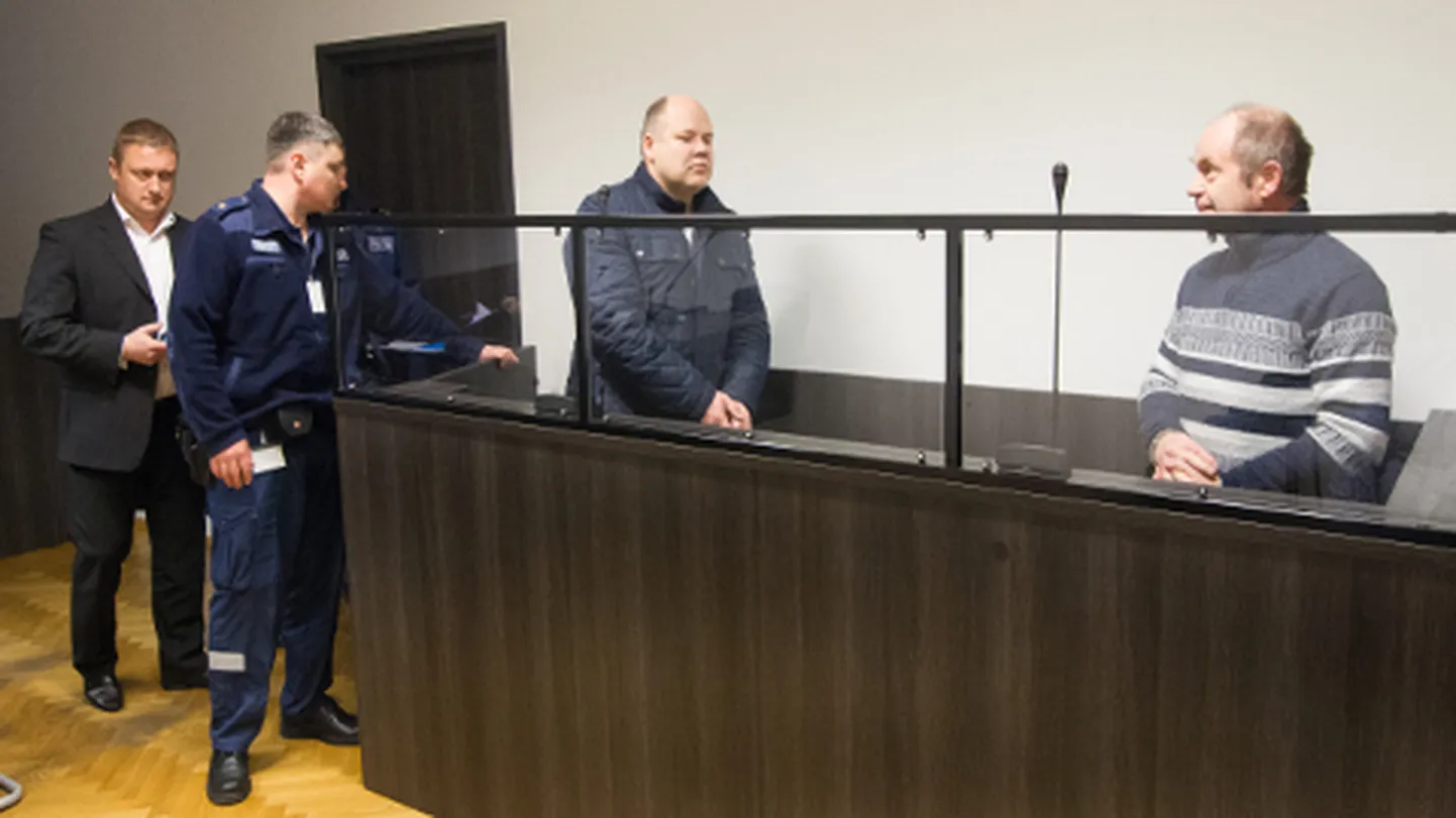 Allan Mänd ja Märt Marits toodi möödunud neljapäeval Viru maakohtusse, arutamaks nende vahi alt vabastamise küsimust. Kuid seda kohus ei arutanudki ning asi jõudis kokkuleppemenetluseni.