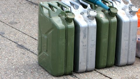 Valdība atbalsta kārtību naftas produktu drošības rezervju izmantošanai krīzēs