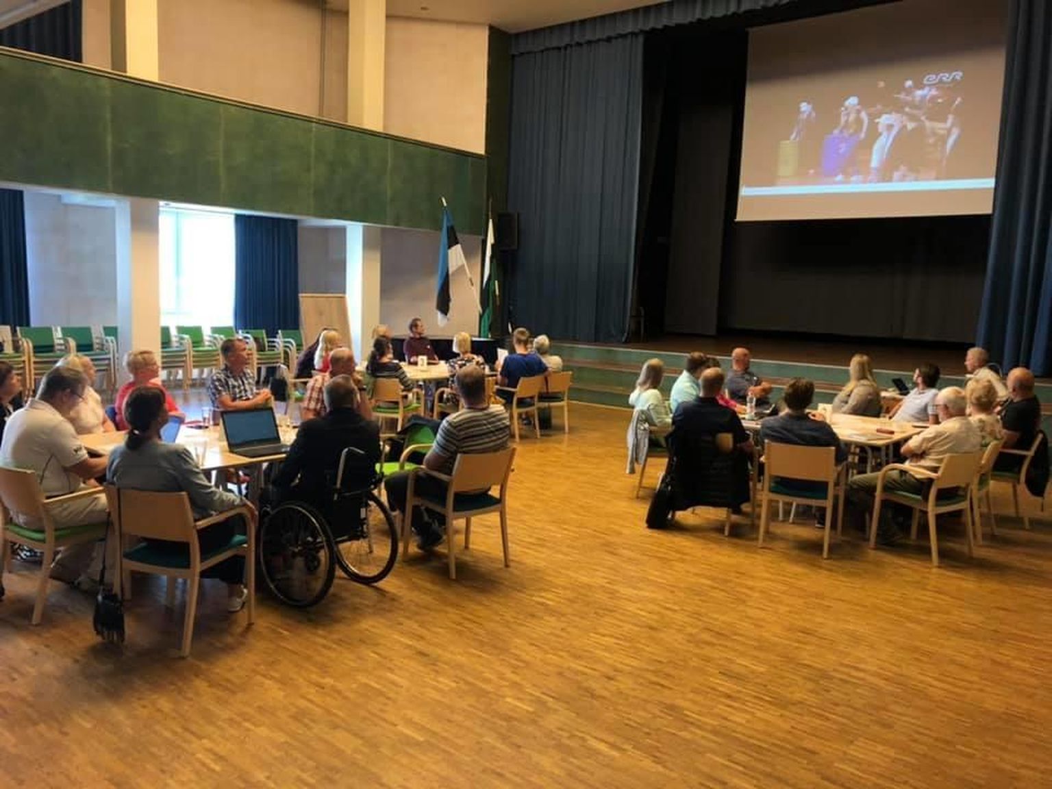 Kadrina hariduskogu mõttetalgutel arutleti Kadrina hariduselu tuleviku üle.
