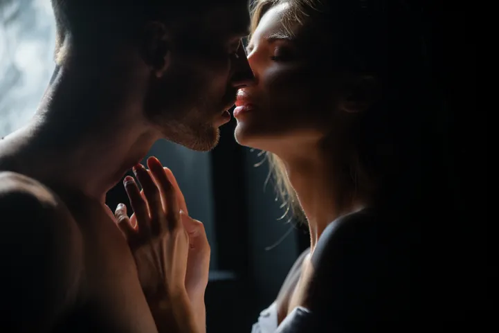 ROMANTILINE ROMAAN «Sina! Sa varastasid mu nime»