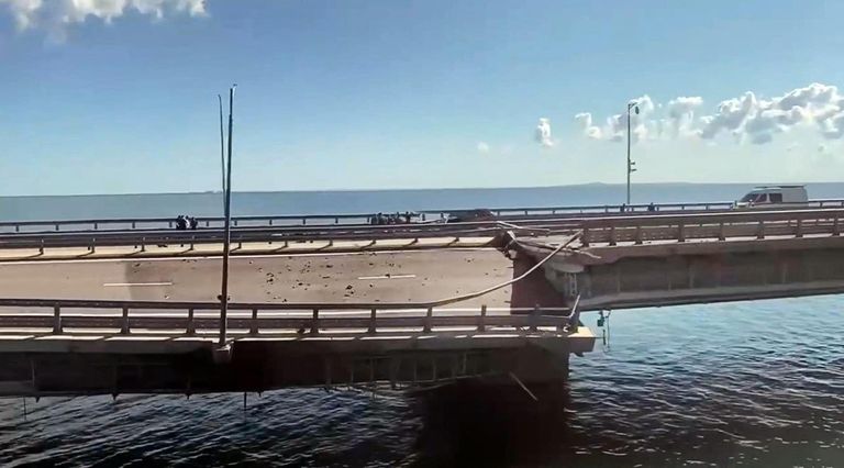 Повреждение Крымского моста.