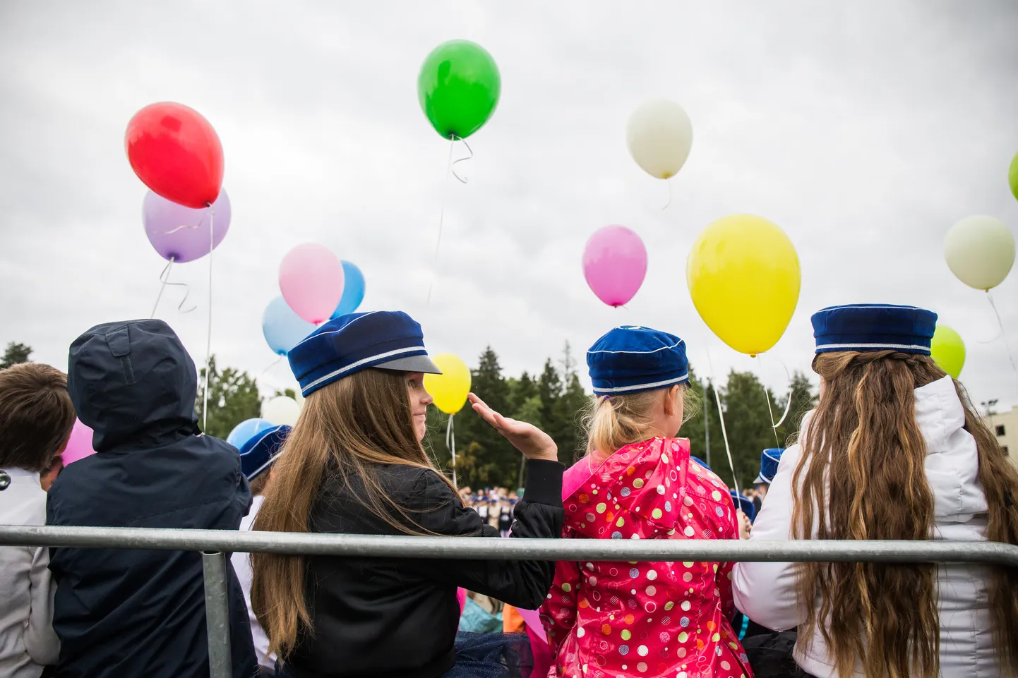 Esimene koolipäev tuleb jahe ja vihmahoogudega
