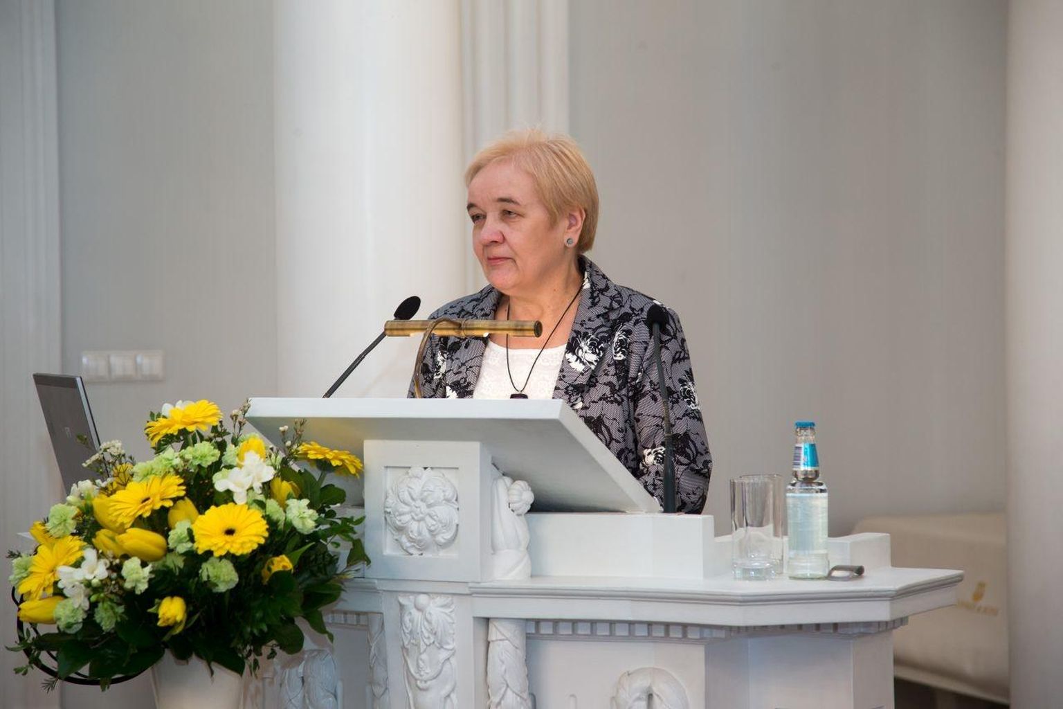 Helle Metslang.