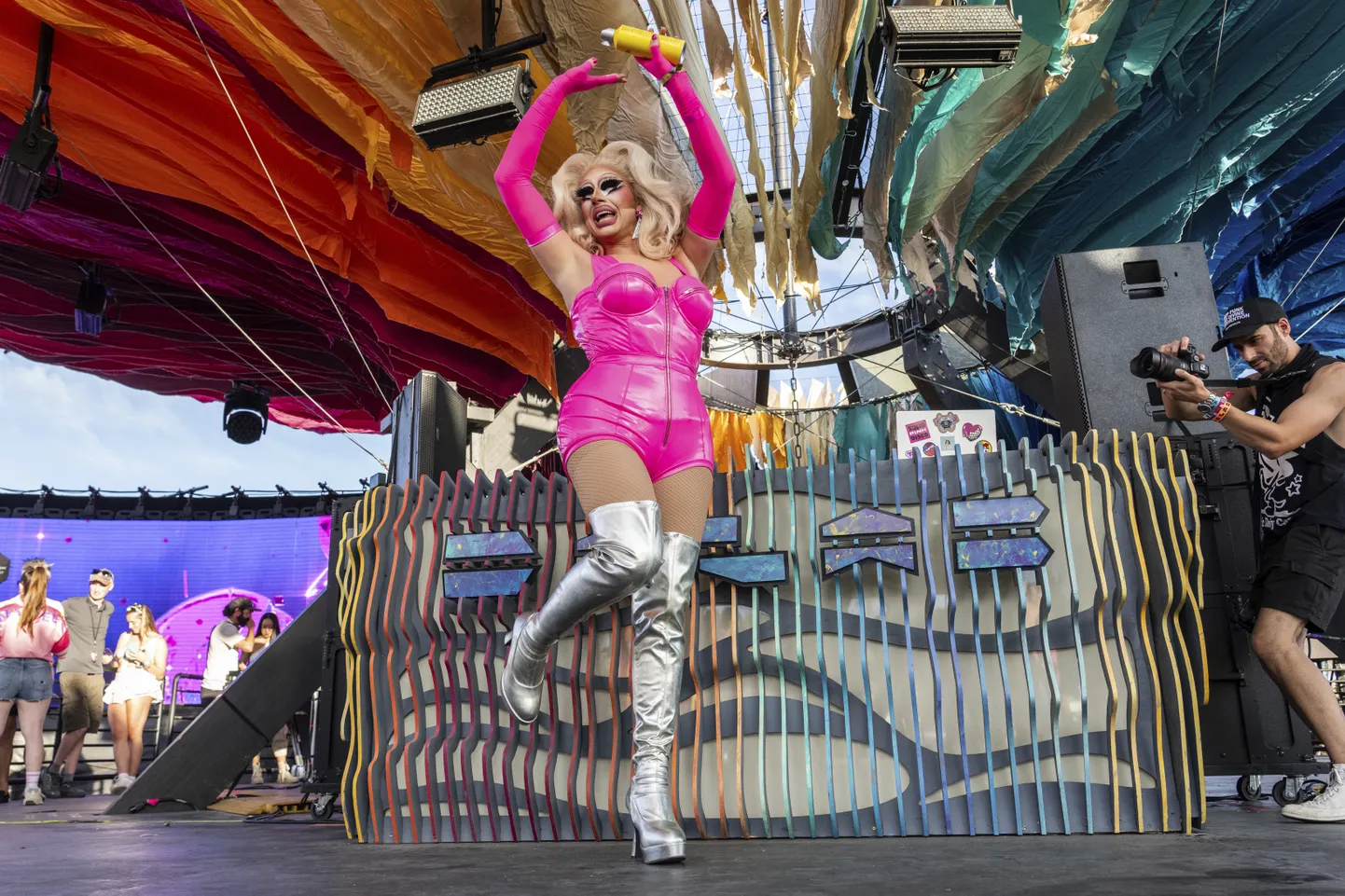 Trixie Mattel Coachellal esinemas. Pilt on illustratiivne.