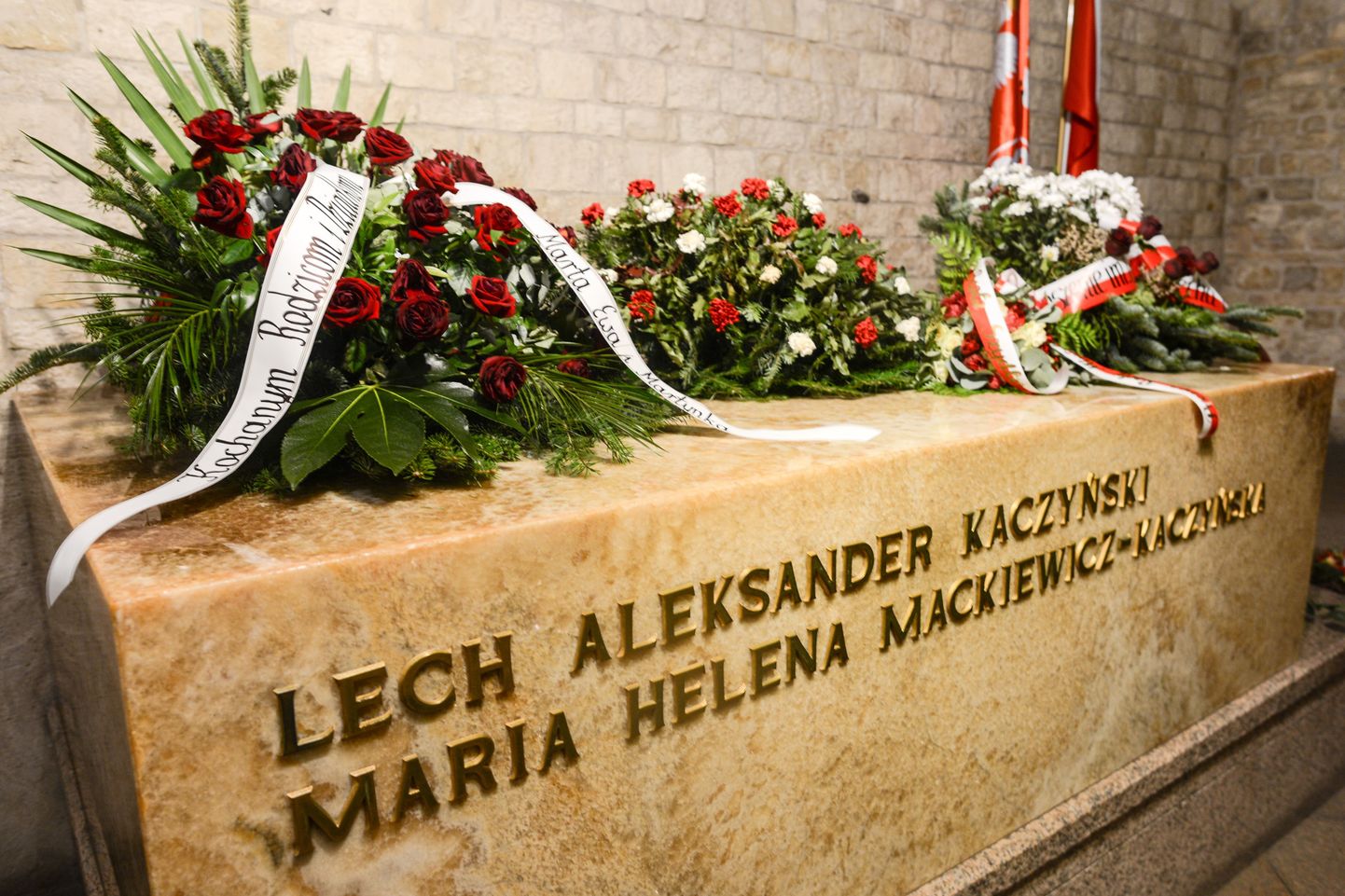 President Lech Kaczynski ja endise esileedi Maria Kaczynska sarkofaag.