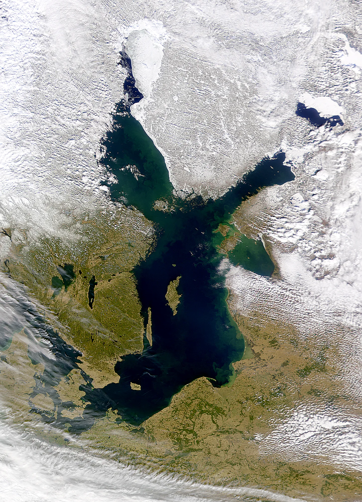 Läänemeri 2000. aasta märtsis – NASA Visible Earth galerii.