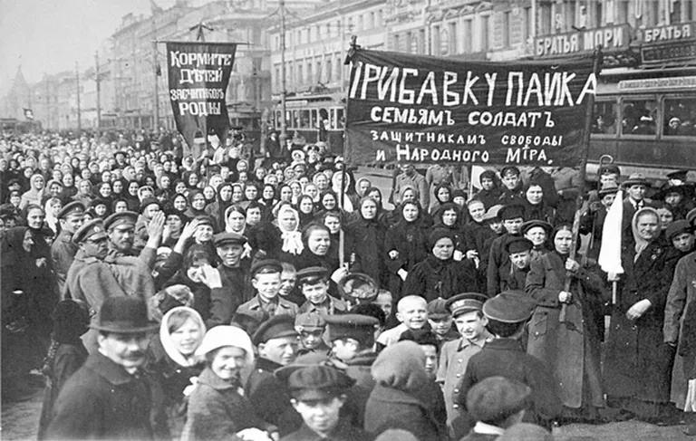 Демонстрация работниц Петрограда 23 февраля (8 марта) 1917 года.