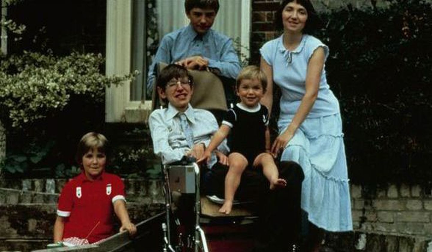 Stephen Hawking ja ta pere 1980. aastatel
