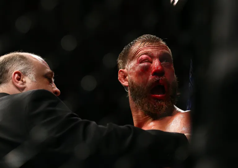Donald Cerrone (vasakul) astub McGregori vastu 18. jaanuaril Las Vegases.