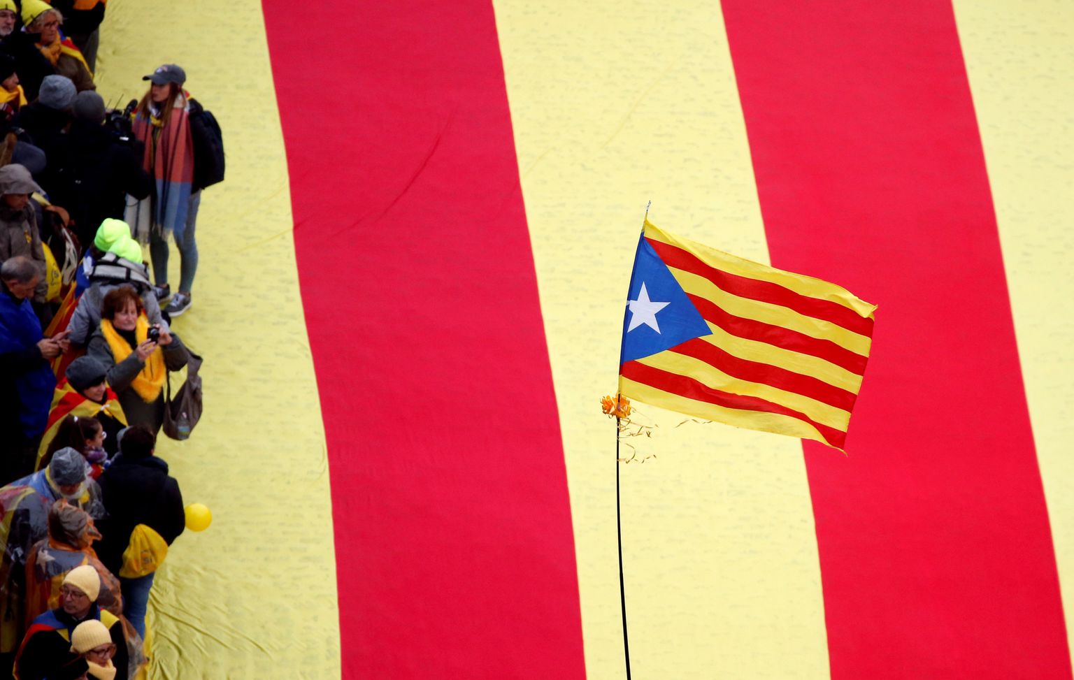Kataloonia iseseisvuse toetajate lipp.