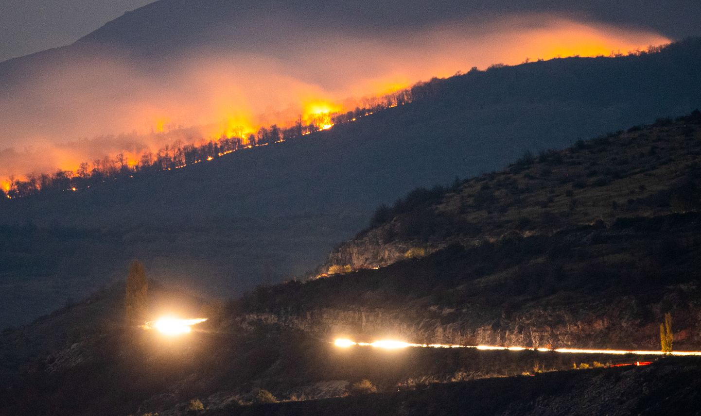 Mägi-Karabahhi konfliktist tingitud metsapõleng.