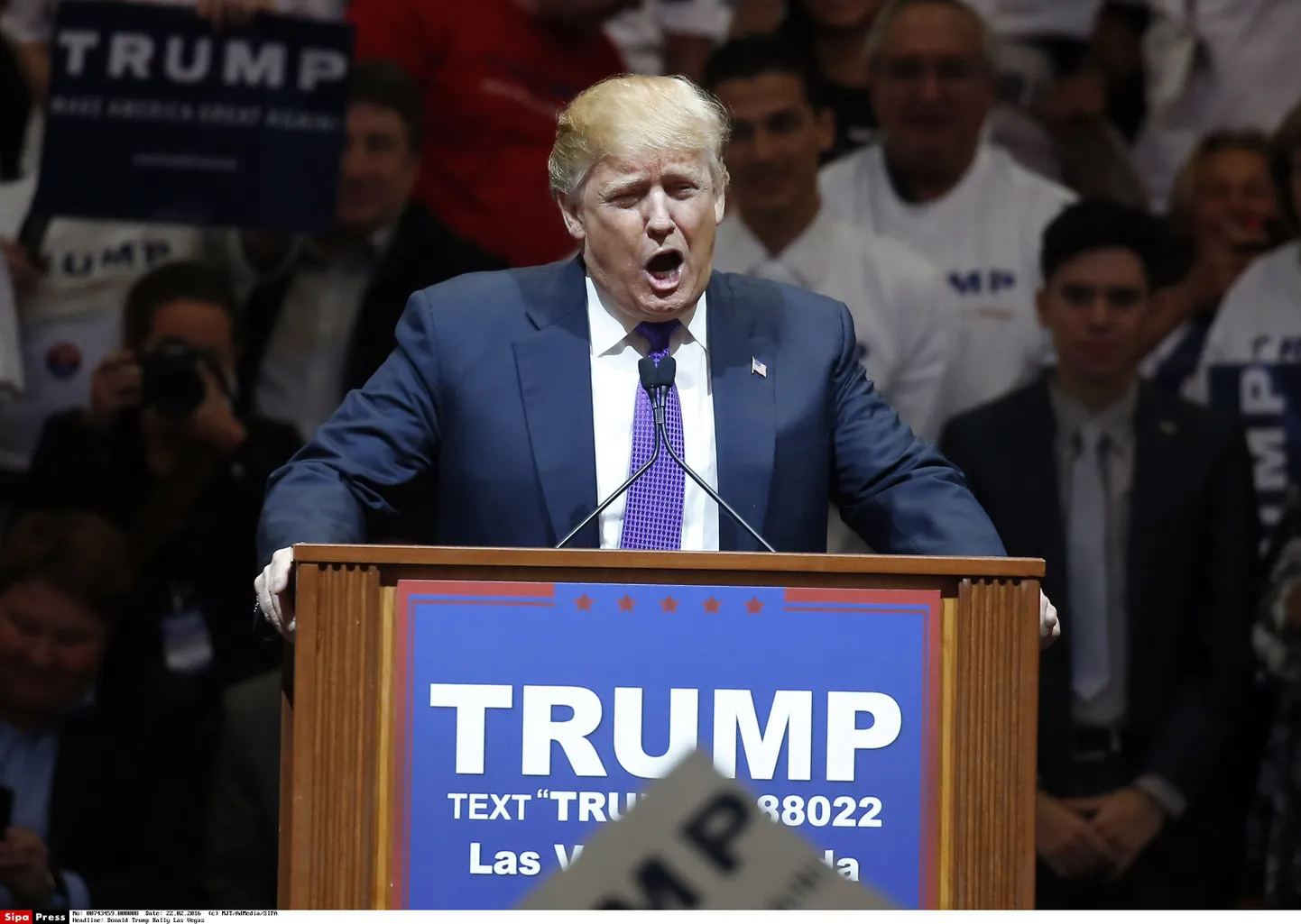 Donald Trump Las Vegases kõnet pidamas.