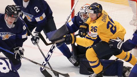 ЧМ по хоккею ⟩ Финляндия вылезла из ямы, но Швеция всё равно отправила их собирать вещи