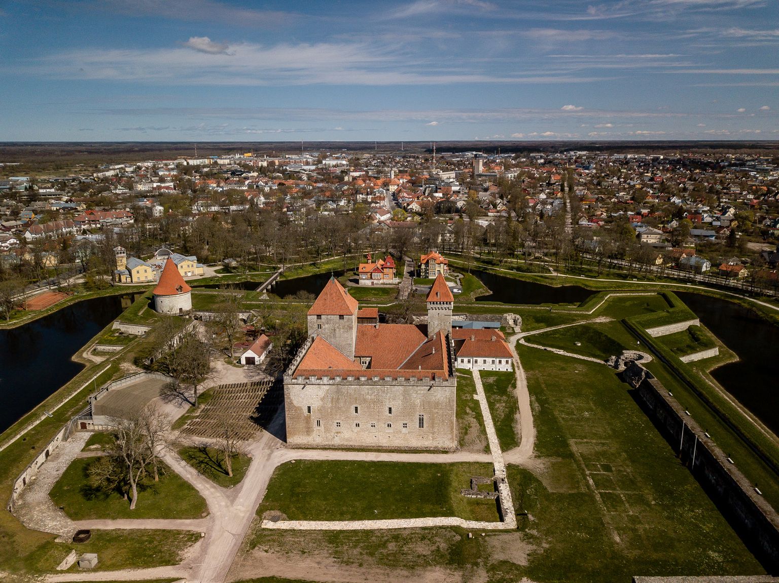 Koroonakriisi üheks epitsentriks kujunenud Saaremaa püüab turismisektorile taas elu sisse puhuda.
