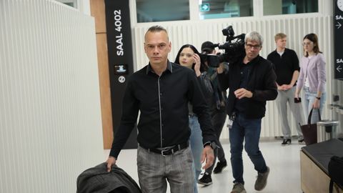 FOTOD ⟩ Korduvalt seadusega pahuksis olnud räppar Beebilõust astus taas kohtu ette