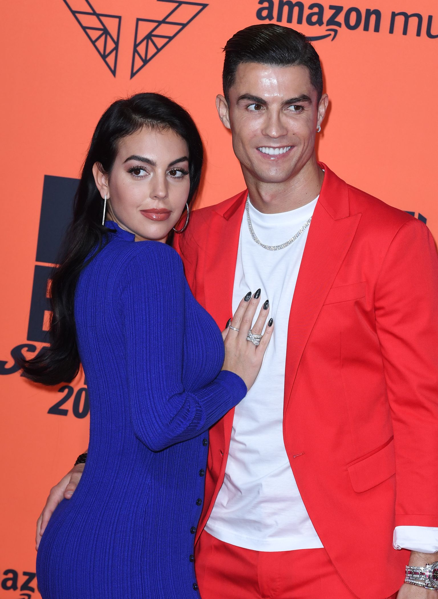 Jalgpallistaar Cristiano Ronaldo elukaaslase Georgina Rodrigueziga.