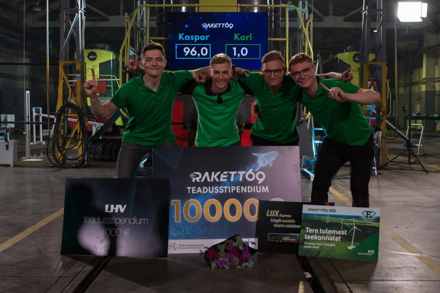 «Rakett 69» eelmise hooaja võitja Karl Mell oma tiimiga. Nii hästi juhitud meeskonnatööd näeb saate tegijate sõnul haruharva.