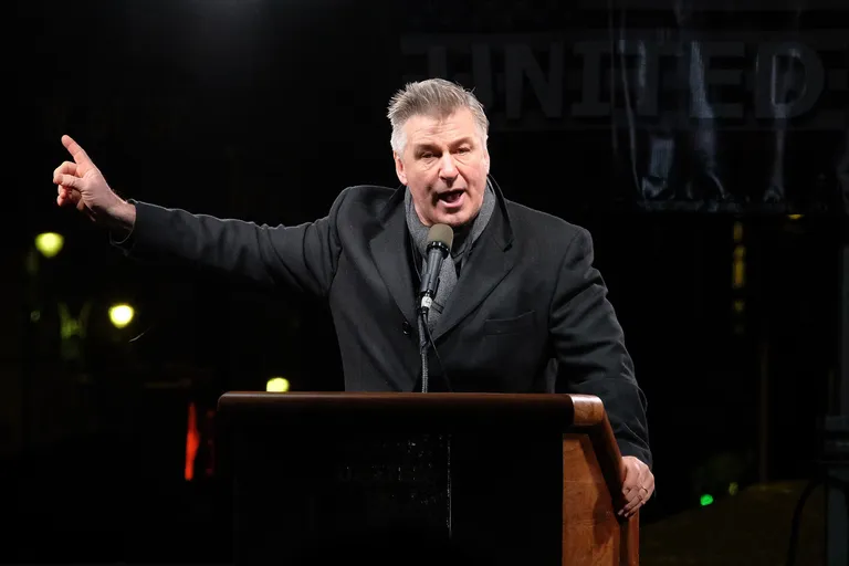 Alec Baldwin Trumpi vastasel protestimiitingul