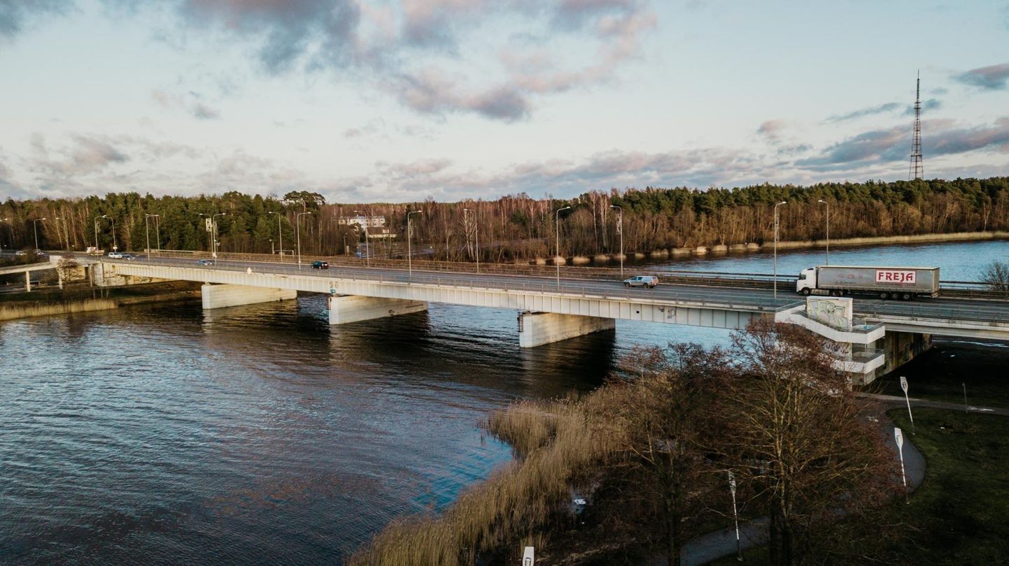 Papiniidu sillal suletakse homme Tallinna poole viiv sõidusuund.
