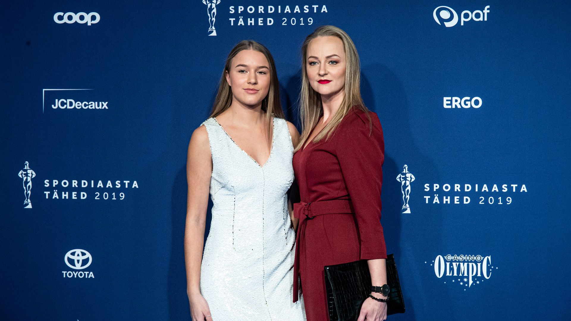 Kelly Sildaru süüdistab isa vägivallas: ta haaras mu juustest, tiris  magamistuppa ja lõi lahtise käega näkku