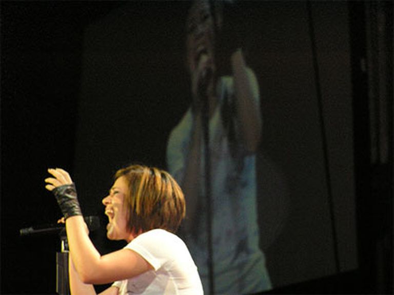 Kellijas Klārksones (Kelly Clarkson) jaunais singls "My Life Would Suck Without You"  pārspējis rekordu 