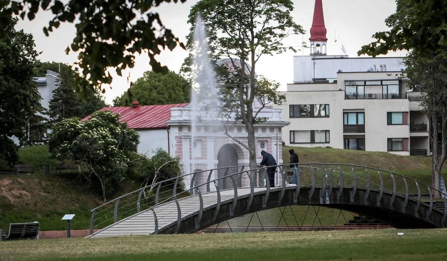Vallikäär ja Tallinna väravad.