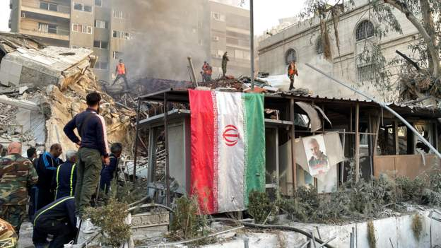 Разрушенное консульство Ирана в Дамаске.