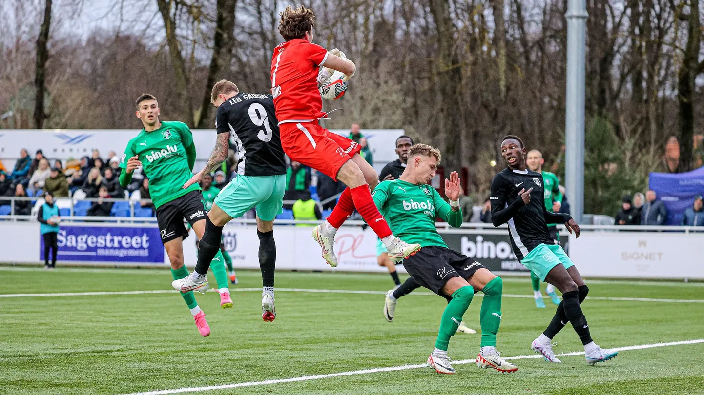 "Valmiera FC" un FK "Auda" futbolistu cīņa