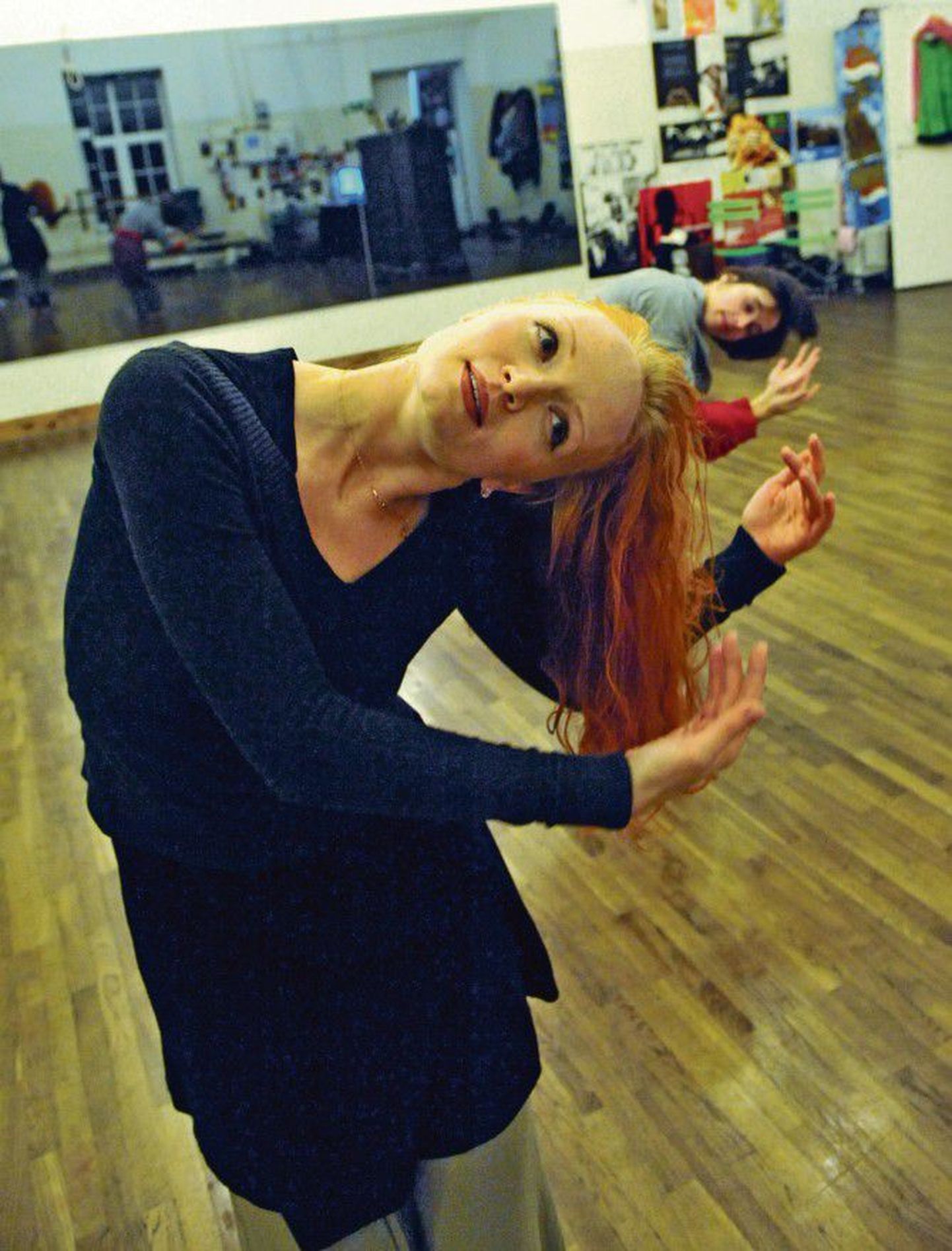 Мария Гольцман не только хореограф, она и сама танцует в спектакле.