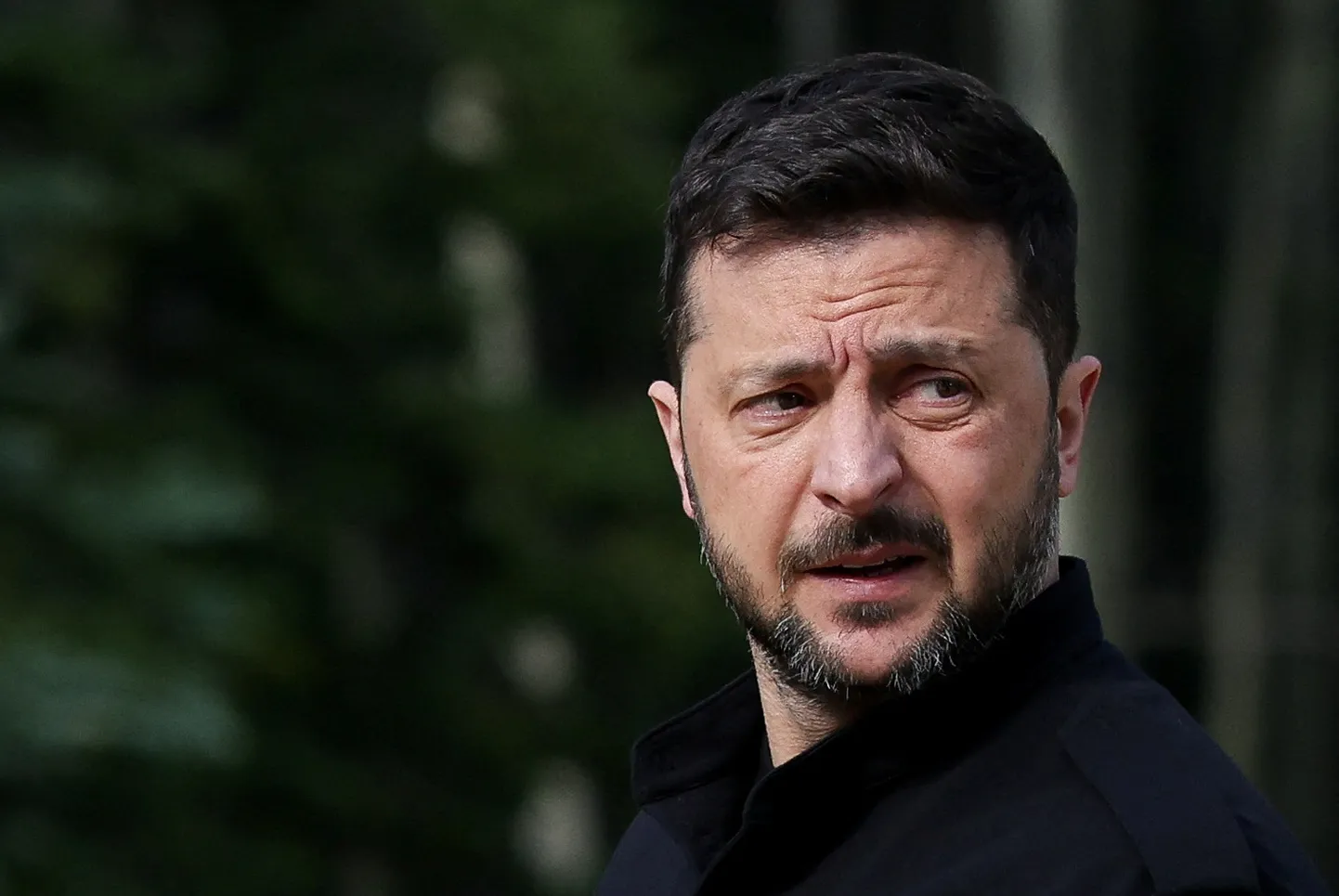 Ukraina president Volodõmõr Zelenskõi G7 kohtumisele saabudes.