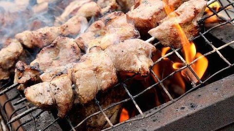 Grill-liha on eestlaste suveõhtute asendamatu kaaslane. Grill-liha on eestlaste suveõhtute asendamatu kaaslane.