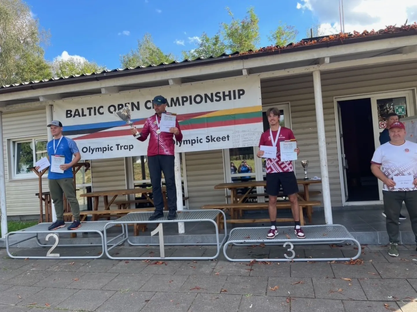 Balti karikavõistluste finaaletapi auhinnasaajad- Karl Peeter Ein teine, Dainis Ulpelnieks esimene ja Raiens Kukutis kolmas.