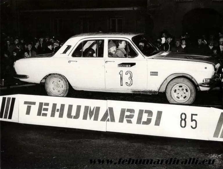 Margus Virkoja ja Rein Voolaid 1985. aasta Tehumardi ralli lõpupoodiumil