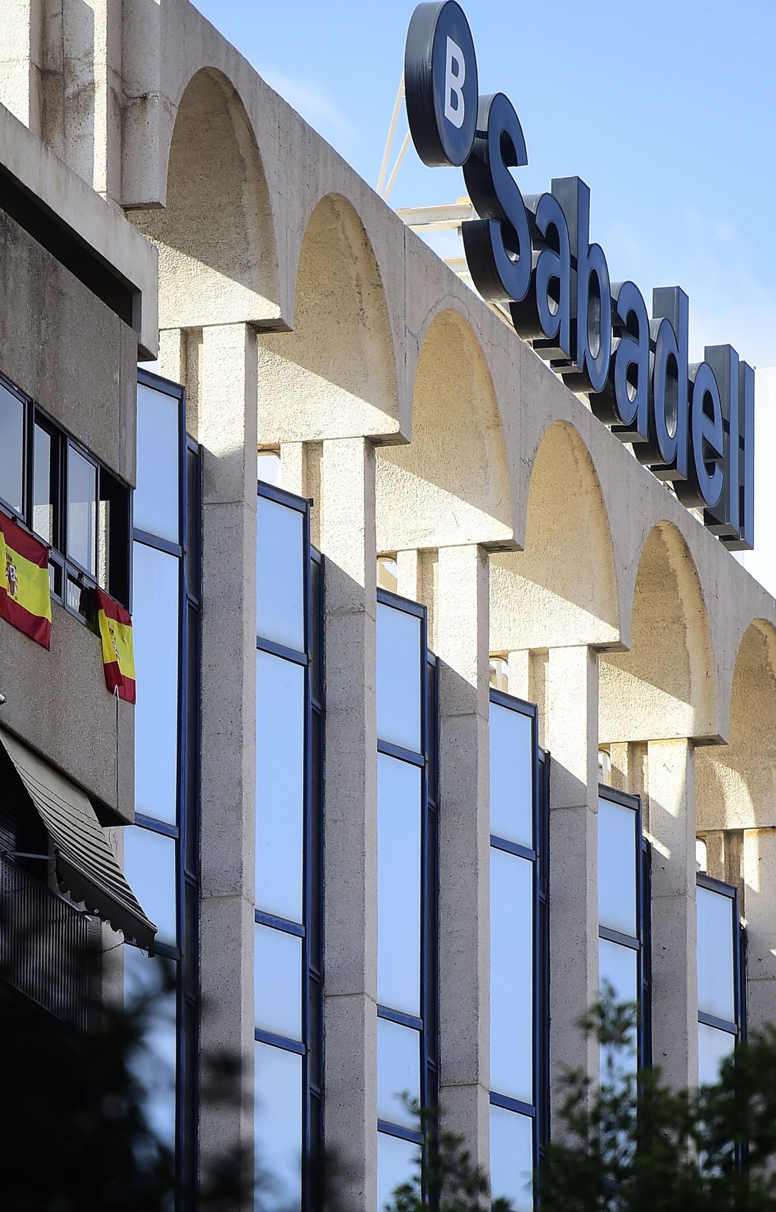 1881. aastast Kataloonias Sabadelli linnas tegutsenud Sabadelli panga uus peakorter Alicantes.