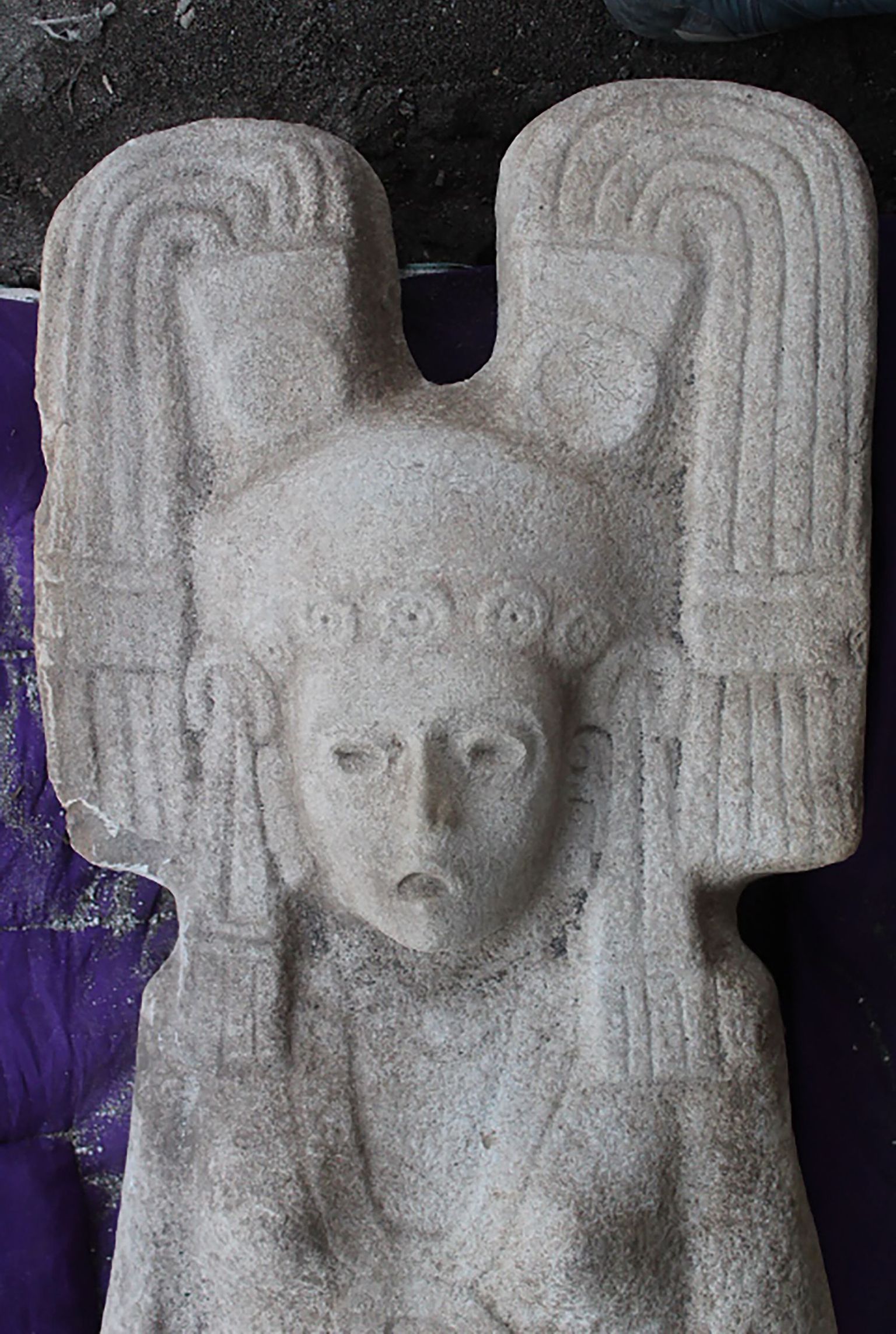 Meksikā atrastā sievietes statuja