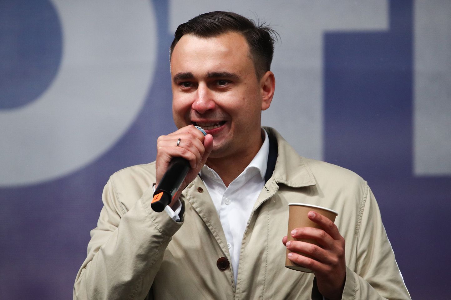 Vene opositsiooniaktivisti Aleksei Navalnõi asutatud Korruptsioonitõrjefondi (FBK) direktor Ivan Ždanov 29. septembril Moskvas meeleavaldusel.