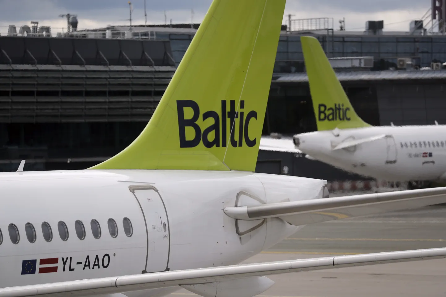 Самолеты airBaltic в Рижском аэропорту.