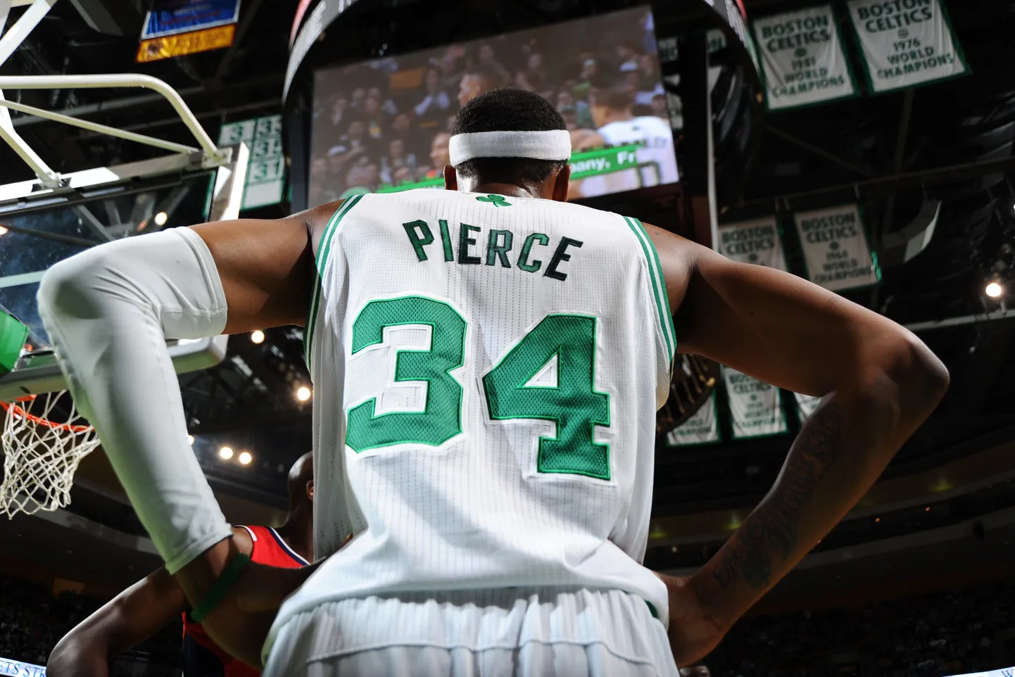 Paul Pierce'i särk tõmmatakse peagi Boston Gardeni lae alla.