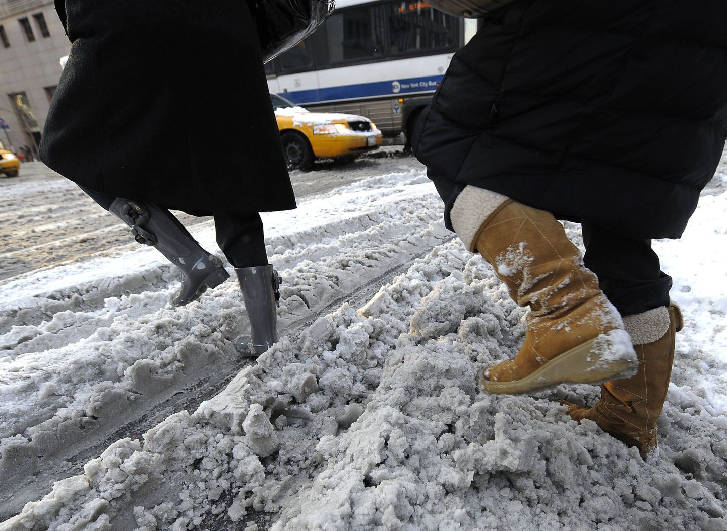 Newyorklaste liikumist segavad lumevallid