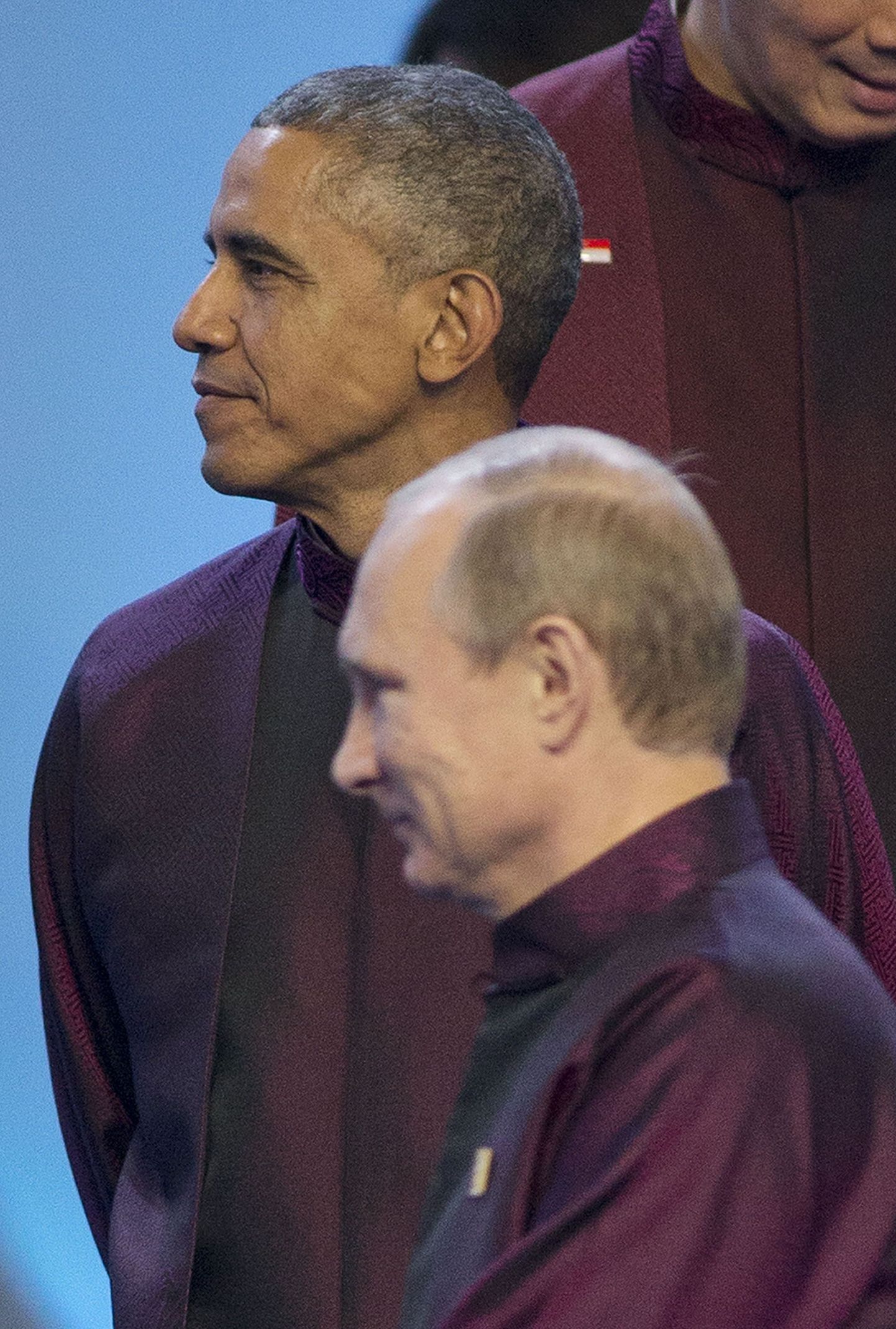 USA president Barack Obama ja Vene president Vladimir Putin valmistuvad APECi liidrite ühiseks pildistamiseks Pekingis.