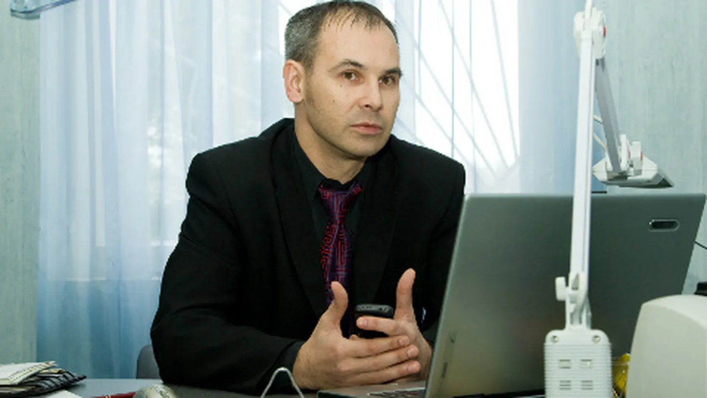 Vladislav Ivanov tunnistas, et omavalitsustööga pole ta varem kokku puutunud, küll aga on tegutsenud äri- ja logistikafirmades. Millistes nimelt, jäi saladuseks.