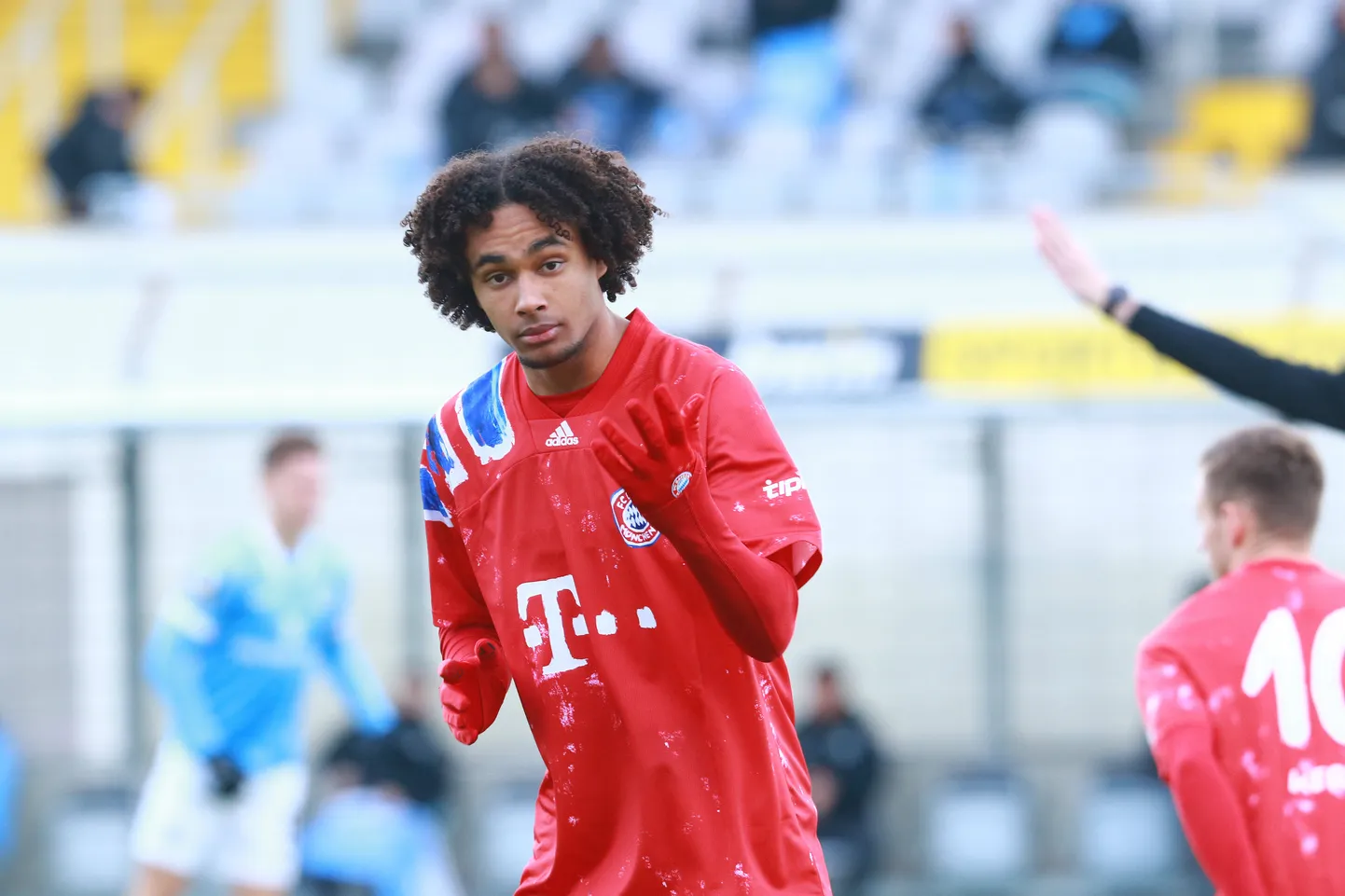 Joshua Zirkzee.